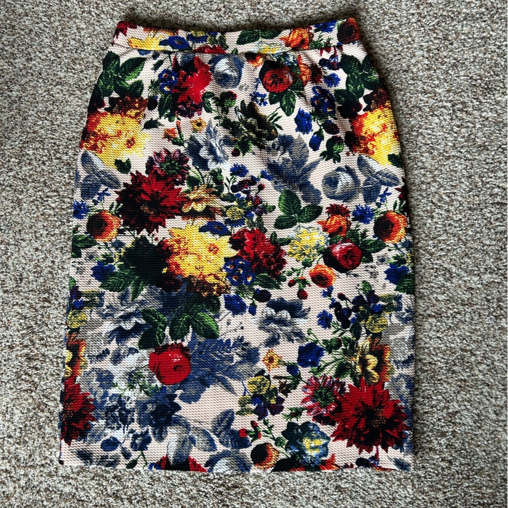 Pixley Floral Pencil Skirt, Size Medium